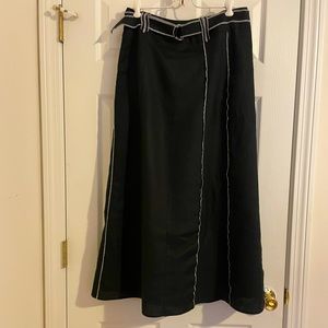 Classy Willi Smith linen skirt! Dressy vertical stitching. 100% Linen. Size 8.